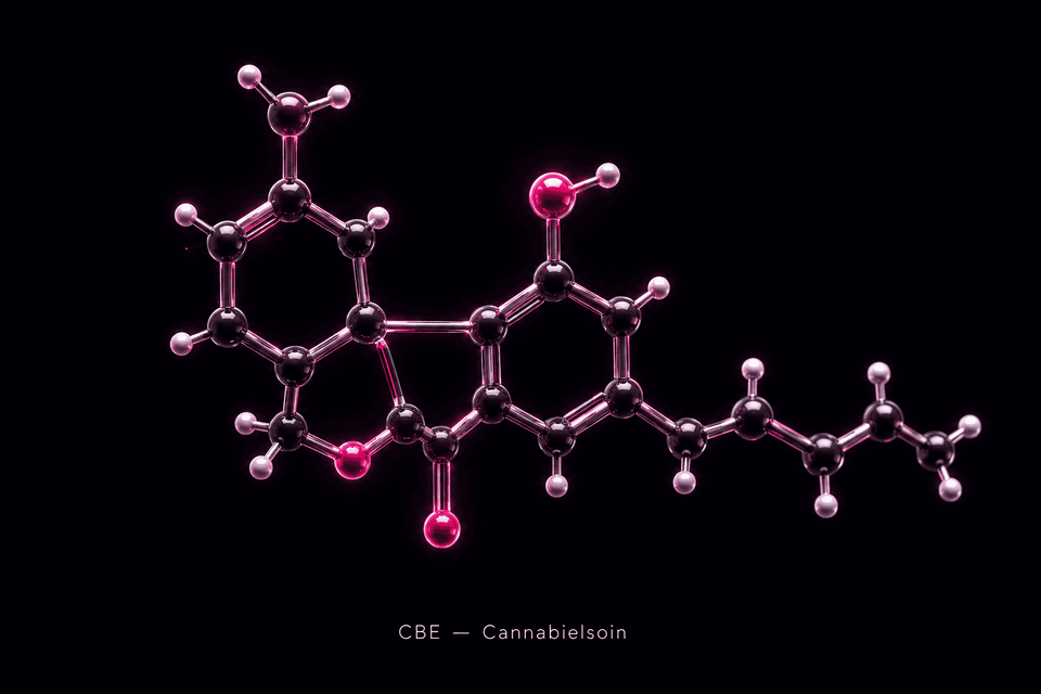 Molécule de CBE (Cannabielsoin), phytocannabinoïde proche du CBD, sur fond sombre Megadose