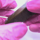 Vidéo Piatella CBD – démonstration de la texture crémeuse de la résine (manipulation en gros plan)